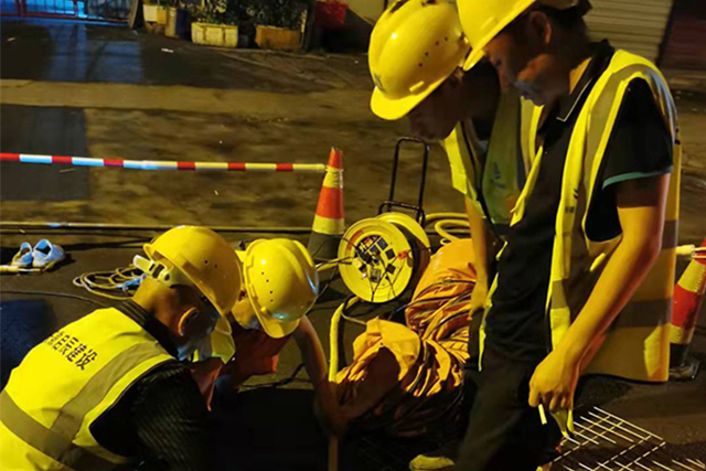 印度酒店化糞池清理7人窒息死亡